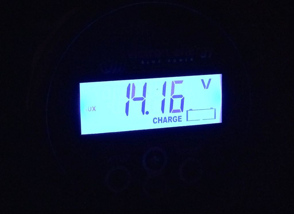 Victron BMV-702 displaying voltage of start battery